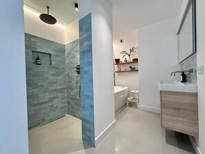Towels, soap, toilet paper
