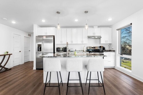 The W Loft Spacious 2 Bed Private Pool and Gym