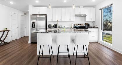 The W Loft Spacious 2 Bed Private Pool and Gym