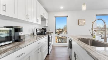 Refrigerador y artículos de limpieza ecológicos