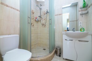 Hårføner, håndklær og toalettpapir