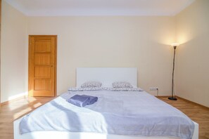 4 bedrooms, WiFi, bed sheets