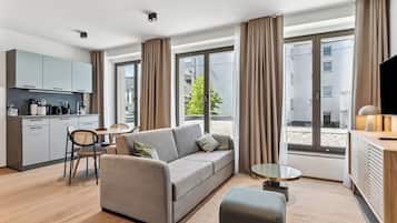 Suite with Sofa Bed | Private kitchen