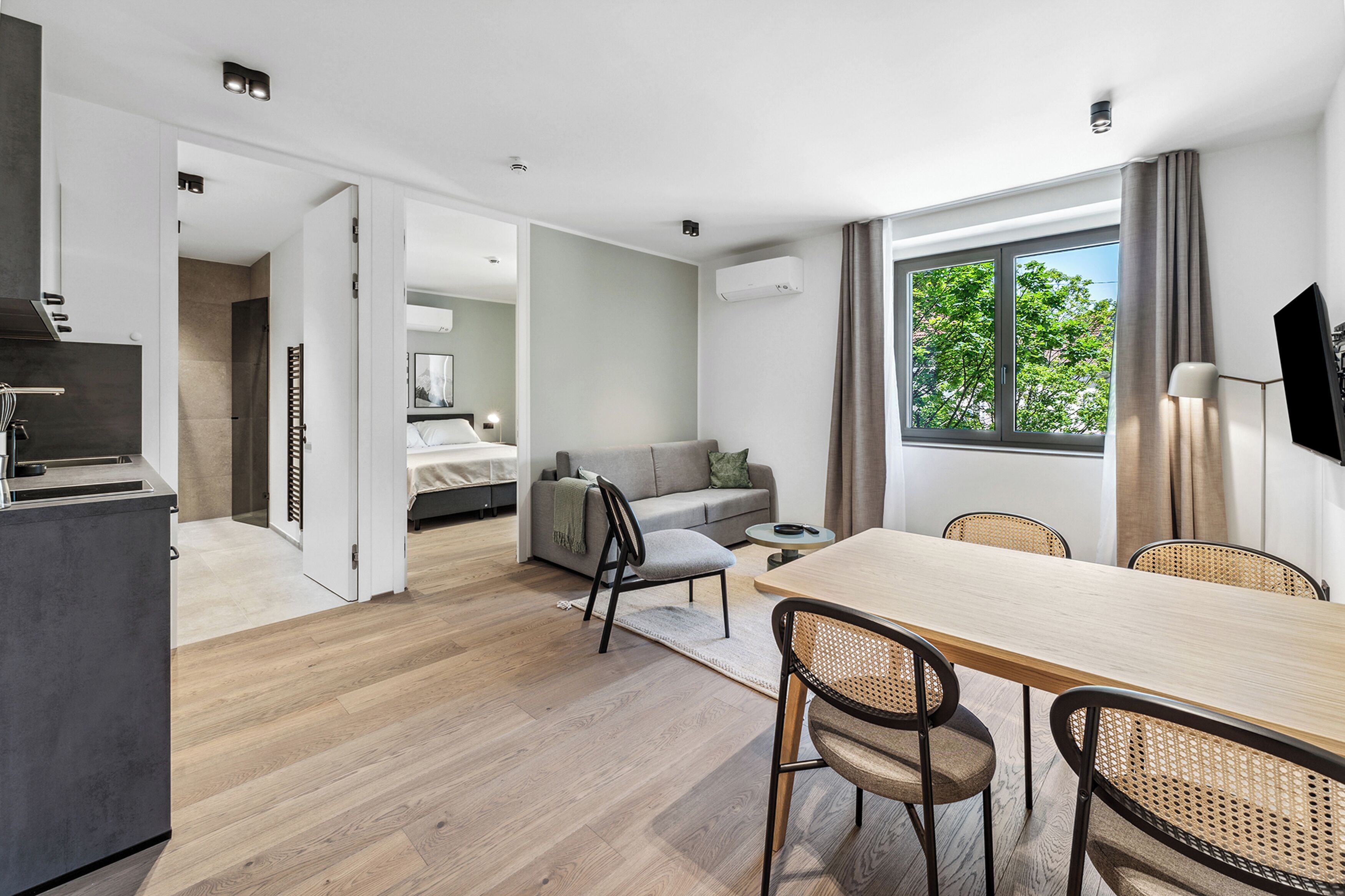 One-Bedroom Suite | Wohnbereich | 50-Zoll-Flachbildfernseher mit Kabelempfang