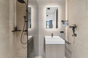 Bathroom - Limehome Bad Hall Hauptplatz (Bad Hall)
