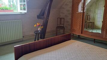 1 chambre, fer et planche à repasser, Wi-Fi gratuit, draps fournis