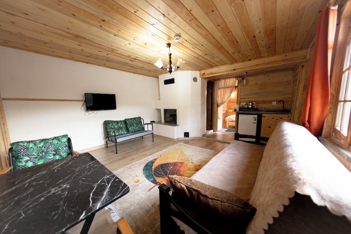 Deluxe Suite | 1 bedroom, laptop workspace, free WiFi