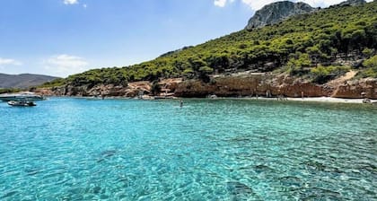 F5 seafront apartment with rooftop sea view