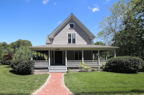 Short Drive to Gray's Beach!