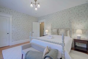 5 makuuhuonetta, työpöytä, silitysrauta/-lauta, Wi-Fi