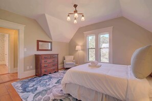 5 soverom, skrivebord, strykejern/-brett og wi-fi