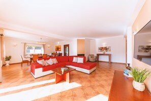 Living room - Villa Maya Bay (Albufeira)