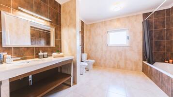 Shower, towels