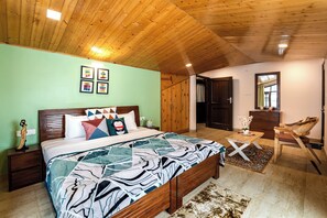Luxury Apartment, 4 Bedrooms, Mountain View | 4 bedrooms, Egyptian cotton sheets, premium bedding, laptop workspace