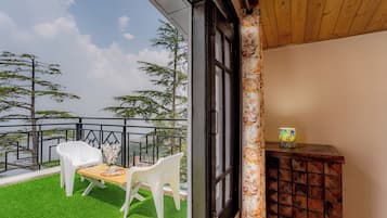 Luxury Apartment, 4 Bedrooms, Mountain View | 4 bedrooms, Egyptian cotton sheets, premium bedding, laptop workspace