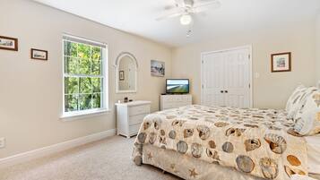 3 bedrooms, travel crib, WiFi