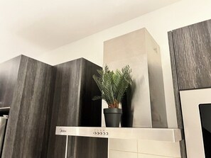 Una Smart TV, Netflix, servicios de streaming, una oficina