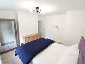 2 bedrooms, iron/ironing board, WiFi, bed sheets