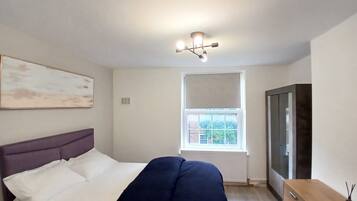 2 bedrooms, iron/ironing board, WiFi, bed sheets