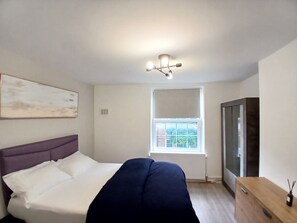 2 soverom, strykejern/-brett, wi-fi og sengetøy