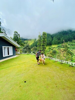 Property grounds - Jayawardane's Bungalow - Mandaramnuwara (Mandaramnuwara)