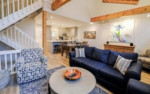 Télévision, cheminée, espaces bureaux