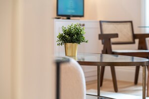 Apartment | 1 bedroom, Internet - Elegant Flat Near Notting Hill by Underthedoormat (London)