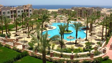 2 outdoor pools