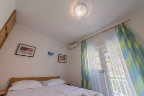 1 室のベッドルーム、旅行用ベビーベッド、WiFi (無料)、ベッドシーツ