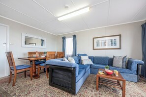 TV - Blue View - Ocean Views For Miles (Guilderton)