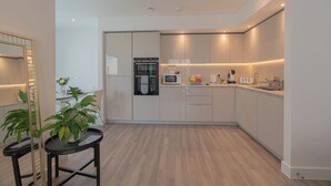 アパートメント | 専用キッチン | 冷蔵庫、電子レンジ、オーブン、コンロ