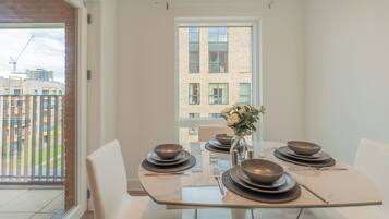 Apartment | Dining
