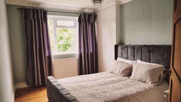 Unclassified image, 1 of 9, button - Cosy Wimbledon Apartment With 2 Bedrooms (London)