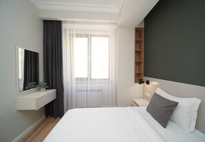 Superior-Apartment, 1 Schlafzimmer, Nichtraucher, Balkon (1) | 1 Schlafzimmer, hochwertige Bettwaren, Verdunkelungsvorhänge