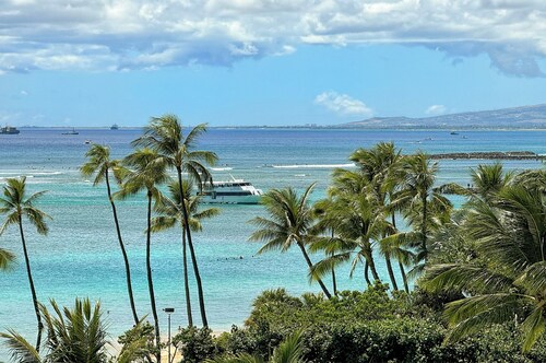 Gorgeous Ocean View! Steps to Beach! Centrally located, full kitchen & more!