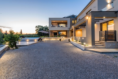 Villa Silente - Luxuriöse und Moderne Villa nur Wenige Minuten vom Meer Entfernt