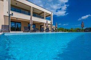 Piscine extérieure