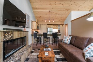 Smart TV y chimenea 