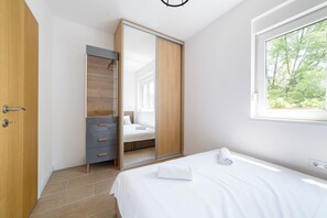 2 bedrooms, soundproofing, free WiFi, wheelchair access