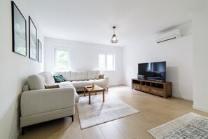 Flat-screen TV - Casper B&B luxury apartments (Sarajevo)