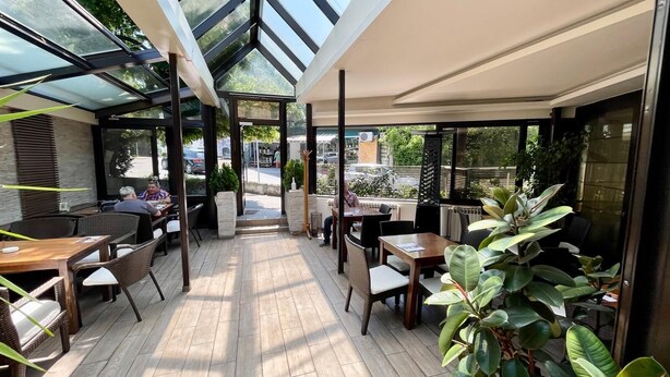 Breakfast area