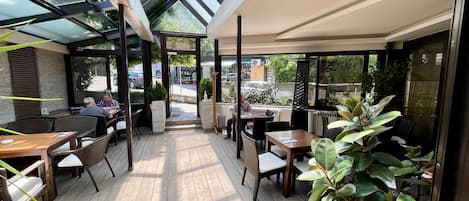 Petit déjeuner préparé sur commande servi tous les jours en supplément