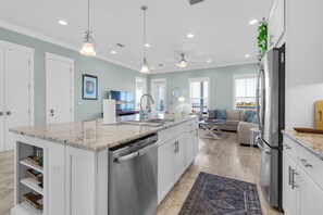 Fridge, microwave, oven, stovetop - Sea Haven New Listing! Stunning Water Views! Pool Hot Tub Paddleboard (Navarre)