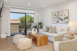 TV, fireplace - Ocean Whisper - Stylish Solana Beach Condo with Peek Ocean Views (Solana Beach)