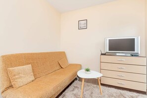 TV - Dywizjonu Lotniczego 4A | Puck | Neat Apartment (Puck)