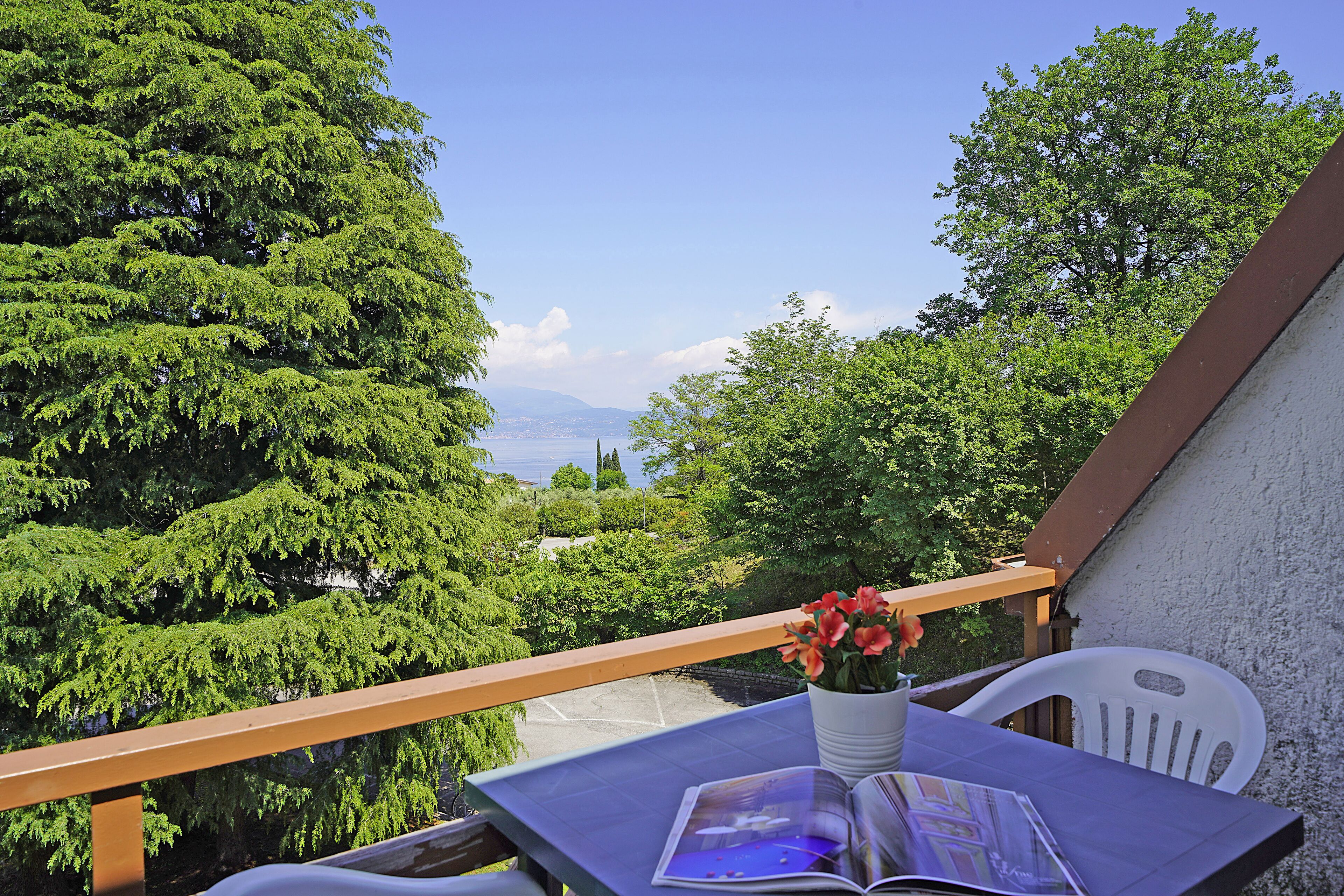 Appartement | Uitzicht vanaf balkon