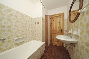 Apartment | Bathroom