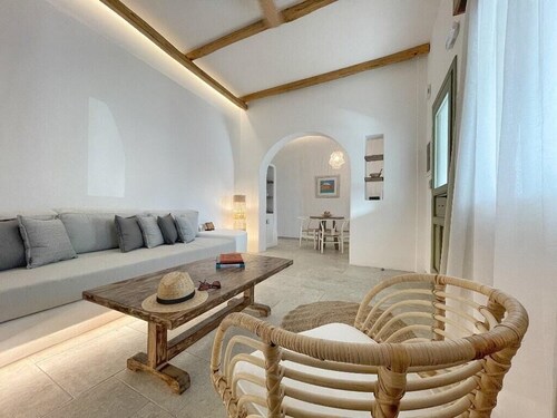 Kallichoron Signature Villa with breathtaking view of Chora and the Aegean Sea.