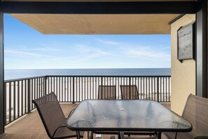 Outdoor dining - Romar House 505B by Liquid Life (Orange Beach)
