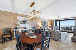 Interior - Romar House 505B by Liquid Life (Orange Beach)